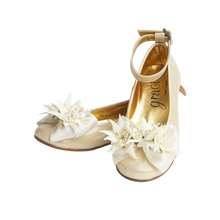 Load image into Gallery viewer, Shoes
