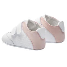 Load image into Gallery viewer, Sneaker
